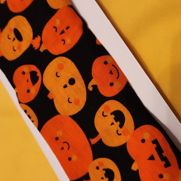 Haloween themed Handmade Spandex/Polyester Headband,  Hair Bow and Scrunchie. - Picture 7 of 7